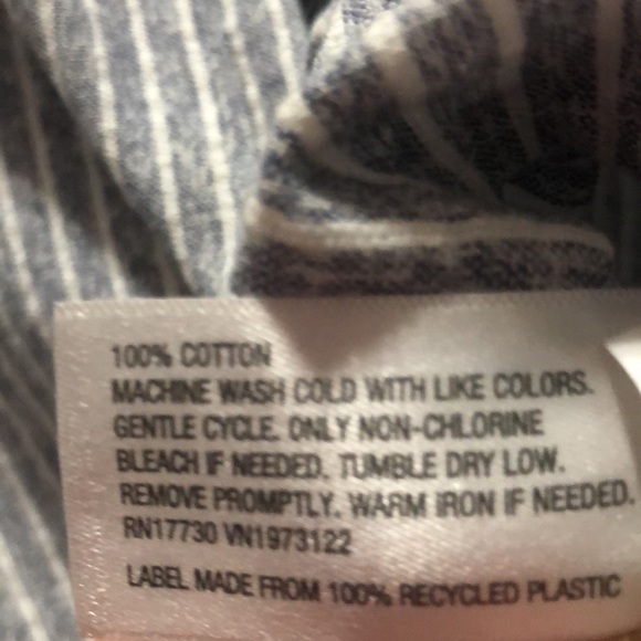 Universal Thread shirt - Picture 6 of 6